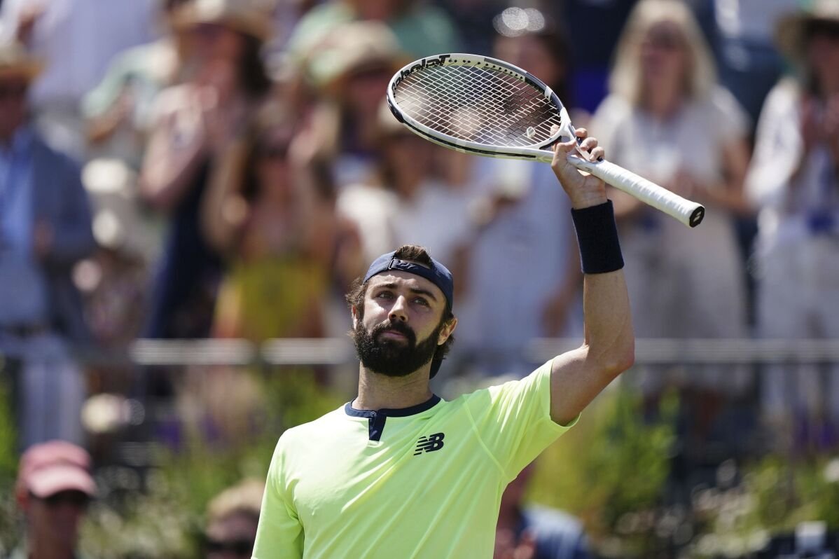 Jordan Thompson y Lorenzo Musetti alcanzan las semifinales del Queen's Club